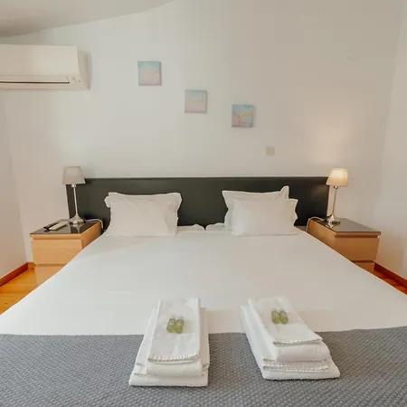 Dear By Hosty 招待所